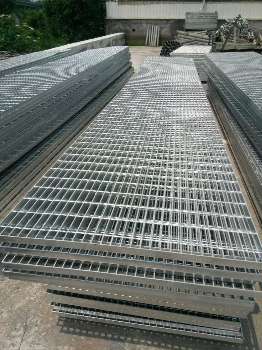 熱浸鍍鋅鋼格板