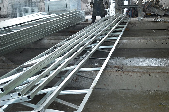 熱浸鍍鋅鋼架