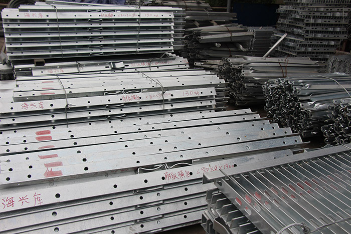 熱浸鍍鋅鐵附件