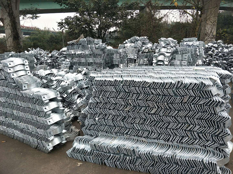 熱浸鍍鋅鐵附件